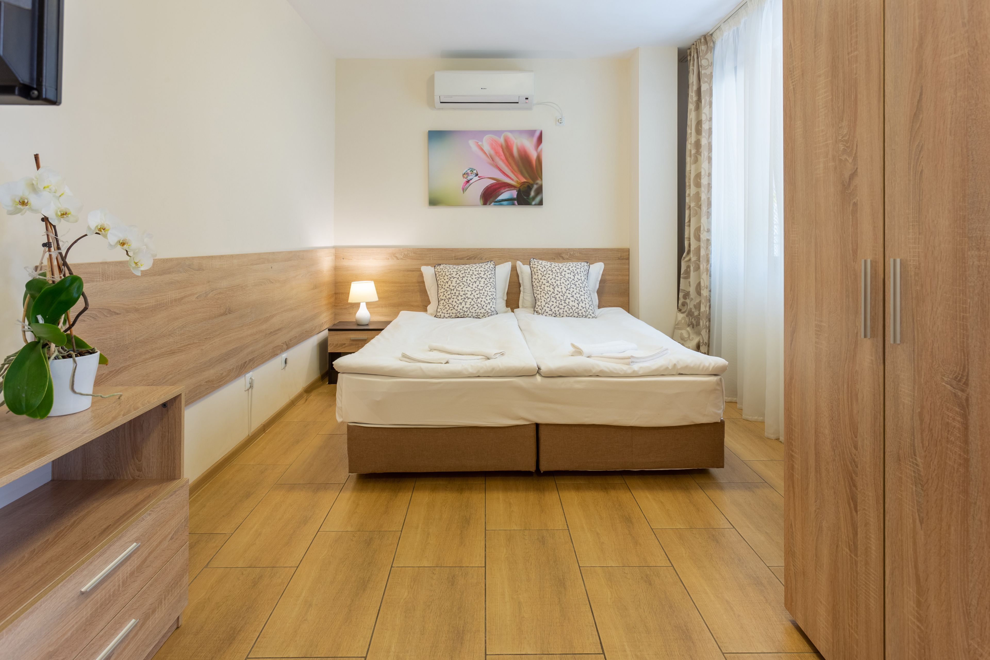 Zweibettzimmer (2 Einzelbetten) — Apartments Flora Burgas (1)