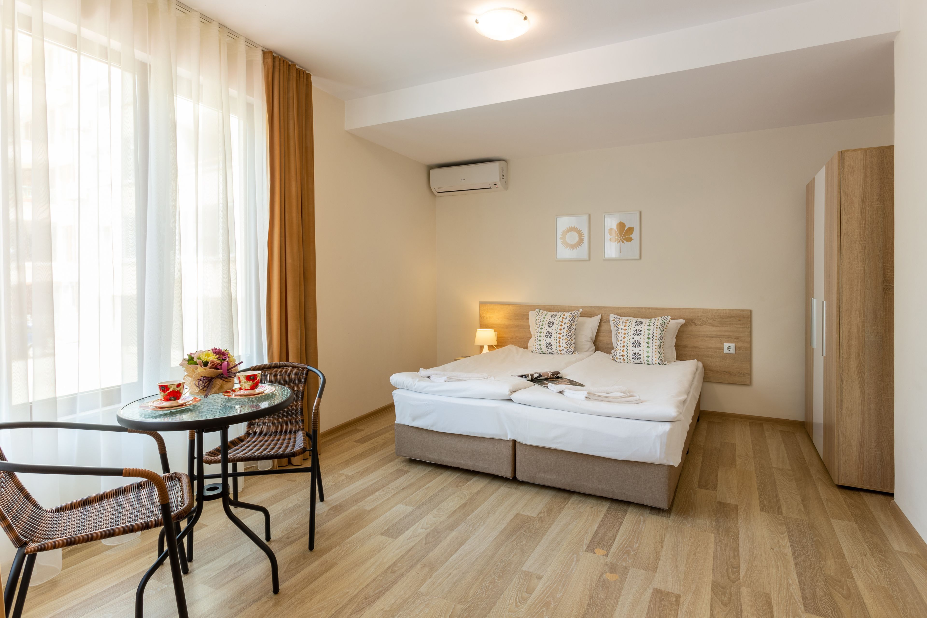 Chambre twin (2 lits simples) — Apartments Flora Burgas (1)