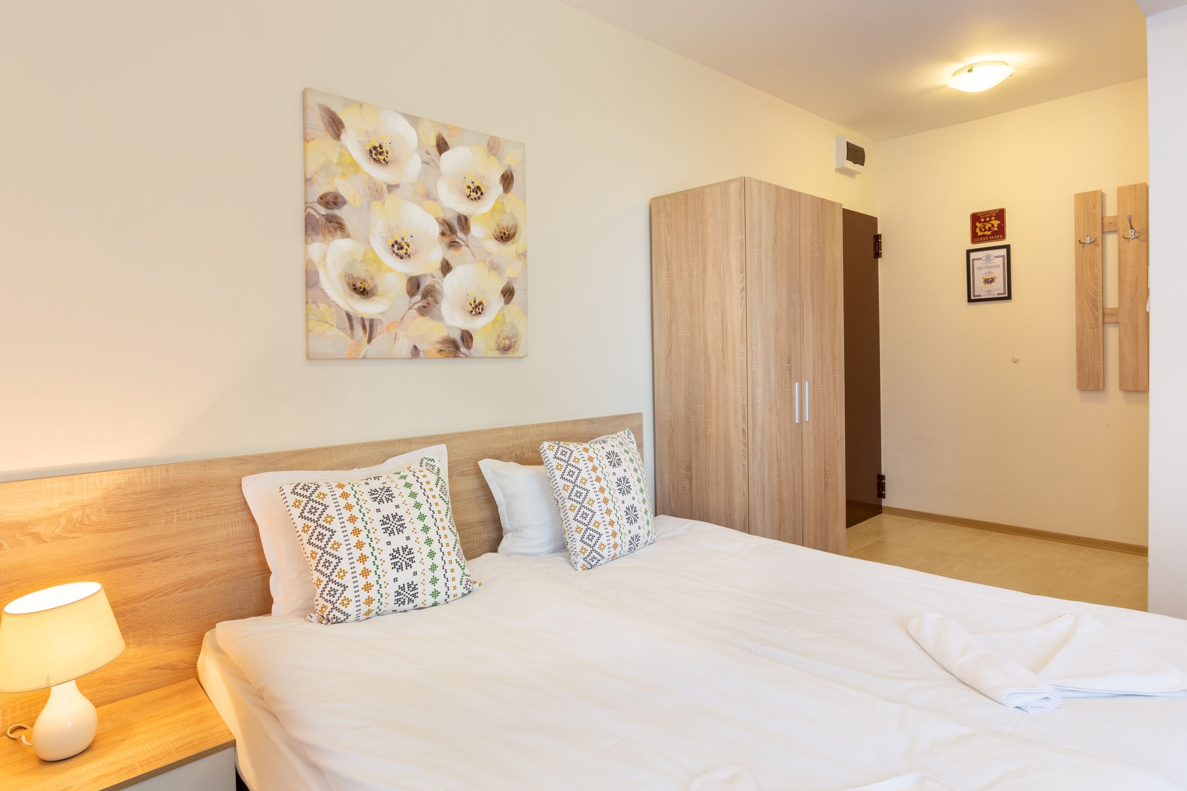 Chambre double (1 lit double) — Apartments Flora Burgas (6)
