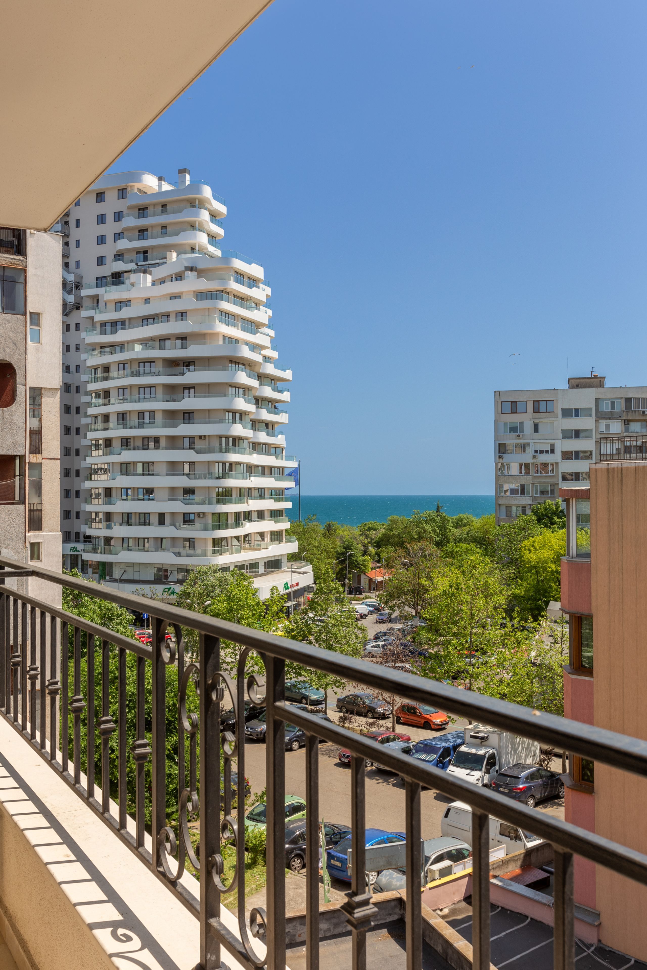 Doppelzimmer (1 Doppelbett) — Apartments Flora Burgas (1)